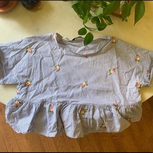 Cropped blue and white shirt